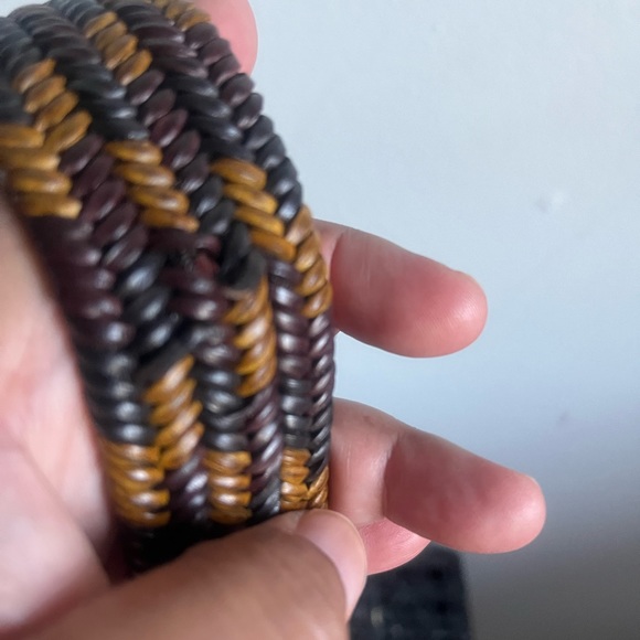 Men’s Designer Belt Marked Made In Italy Solid Brass Buckle Size 35 Browns Black - Picture 4 of 10